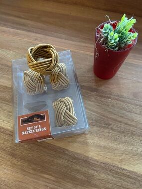 Gold Knot Napkin Rings | Set of 4 | New in Box